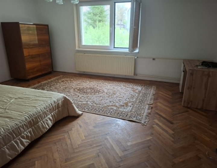 Rezervované-Prenájom-rodinný dom, garáž, altánok,2x balkón pekný pozemok