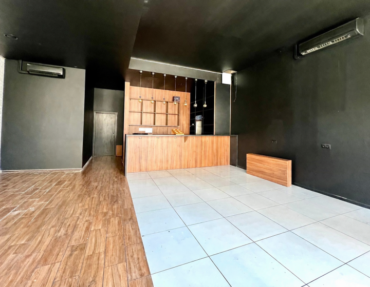 Prenájom obchodný priestor 80m2 BA-Rajská (N038-25-ANHO)