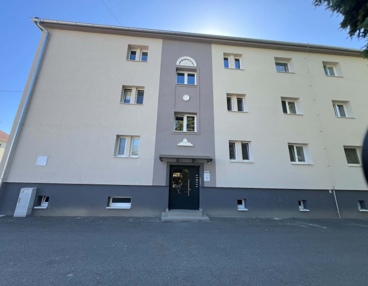 EXKLUZÍVNE na predaj 3-izbový byt, Snina (N052-113-MABA)