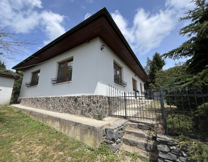Priestranný 5-izbový rodinný dom s pozemkom 3 498 m² |Uhliská (N010-12-NAGA)