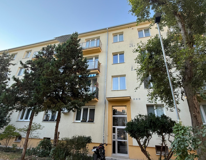 Predaj štýlová garsónka Bratislava Ružinov (N317-115-OTKAE)