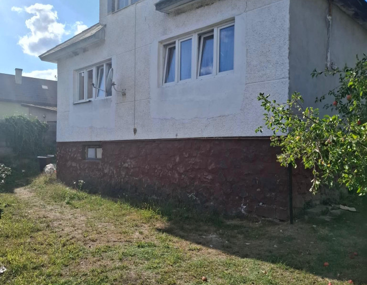 Rodinný dom, terasa, garáž ,úžasná ovocná záhrada-30 minút od Prešova za cenu 2izb.bytu