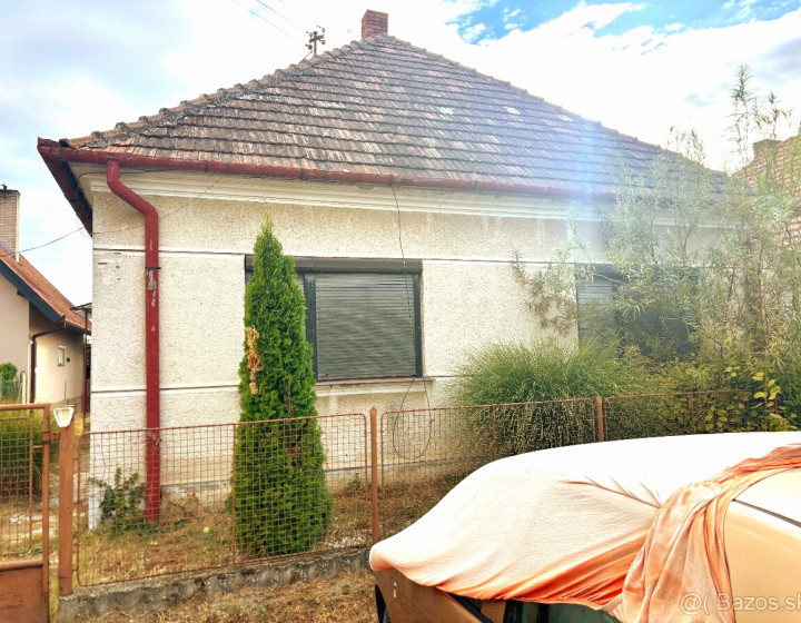 ID:N022-12-PEDU Pozemok 1079 m² s domom (Bátorove Kosihy)