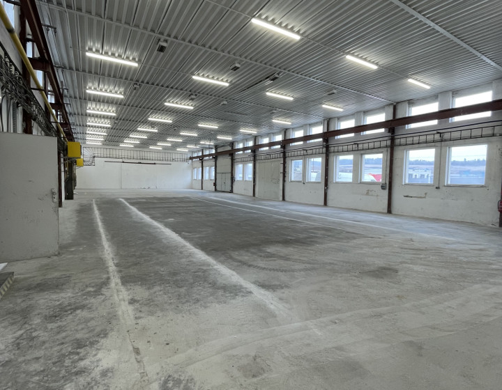 Prenájom haly – 800 m², 4 €/m², kompletné vybavenie