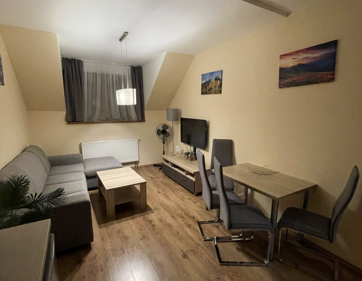 2 IZBOVÝ APARTMÁN VO VEĽKEJ LOMNICI (OKRES KEŽMAROK)