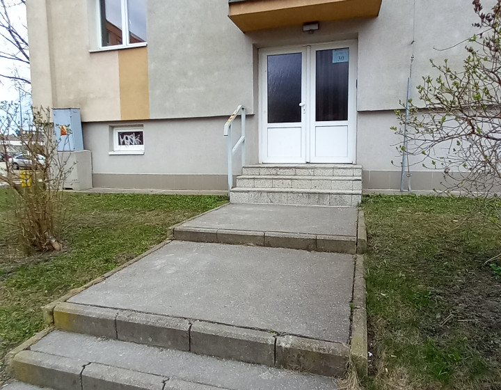 Dvojizbový neobrúsený byt na Lomennej ulici