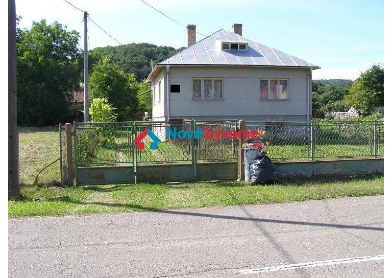 PREDANÉ. Rodinný dom v Rokytove pri Humennom (N024-12-JOHA)