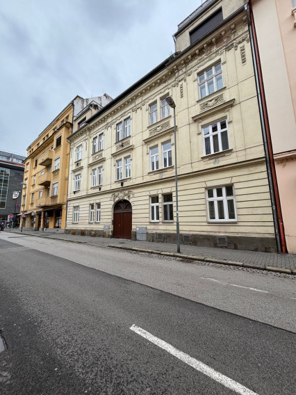 EXLUZÍVNE-Prenájom 3-izbový byt CENTRUM Bratislava- Klemensova ulica  !!!PRENAJATÝ!!!